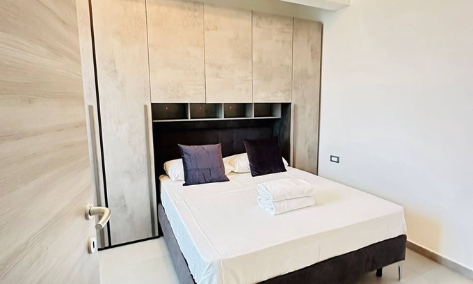 Saliceta San Giuliano Cama Y Desayuno | Elegant two-room apartment near the historic center with Reserved Parking and breakfast