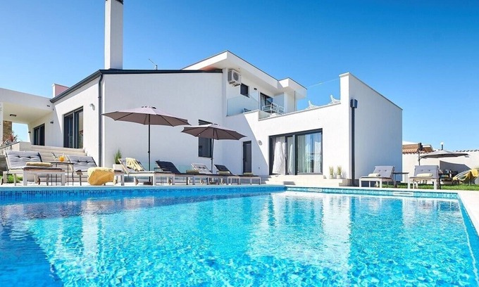 Kastel Villa | Villa Dolcea / Modern Villa Dolcea in northwestern Istria
