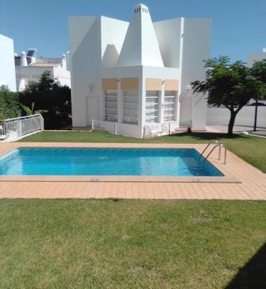 Vale de Carro Villa | Elegant Villa in Albufeira with Private Pool.