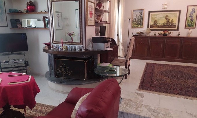 Bovalino Apartamento | Elegant villa in the countryside near the sea