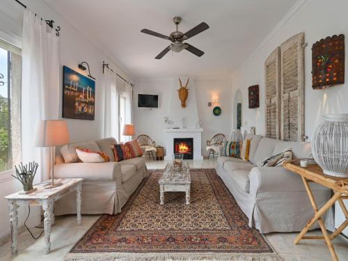 Costa de Benissa Villa | Elegant Villa with Pool , cleaning included