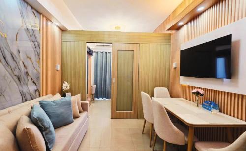 Barangay 76 Hotel | Elegant with Best View Fast Wifi Mall of Asia Airport