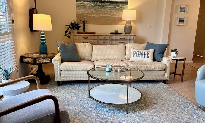 Sawgrass Condominio | Elegant yet family friendly condo-walk to Ponte Vedra Beach, Fla.