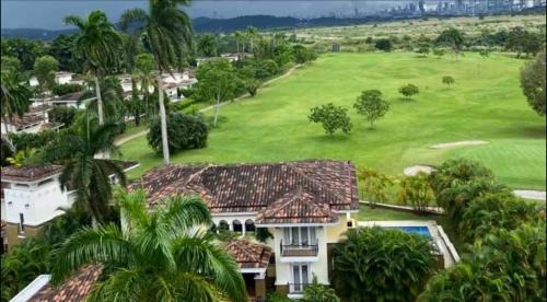 Rousseau Apartamento | Elegante apartamento con Golf, Restaurantes y Spa