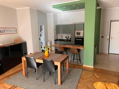 Cit Turin Apartamento | Elegante Apt a 5 minuti da Stazione e Metropolitana - Free Parking a 80m
