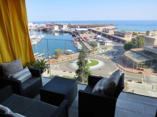 Arenys de Mar Apartamento | Elegante apt p4 pax a 1 min de la Playa con WiFI