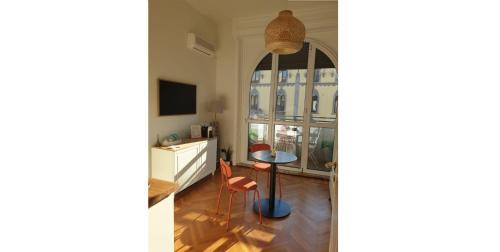 Loreto Apartamento | Elegante Monolocale - Pecchio 1930