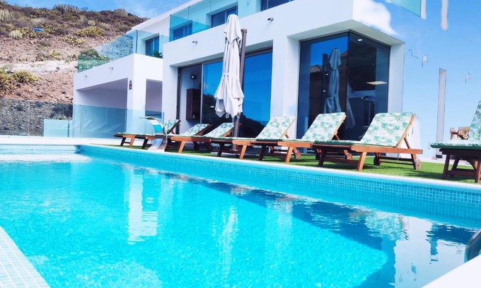 Costa Adeje Apartamento | Elegante y moderna Villa Miami