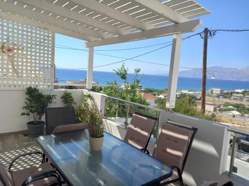 Neo Kalamaki Apartamento | Elena House