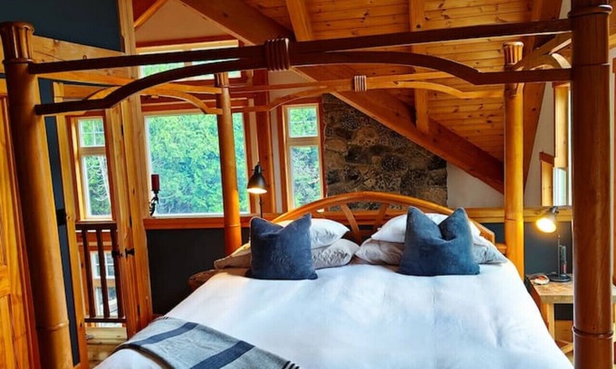 Tobermory Casa | Elenriel Cottage - Waterfront Timberframe