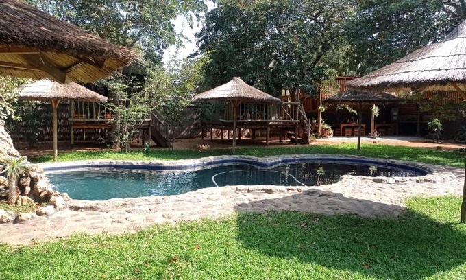 Kasane Casa | Elephant Trail Guesthouse and Backpackers