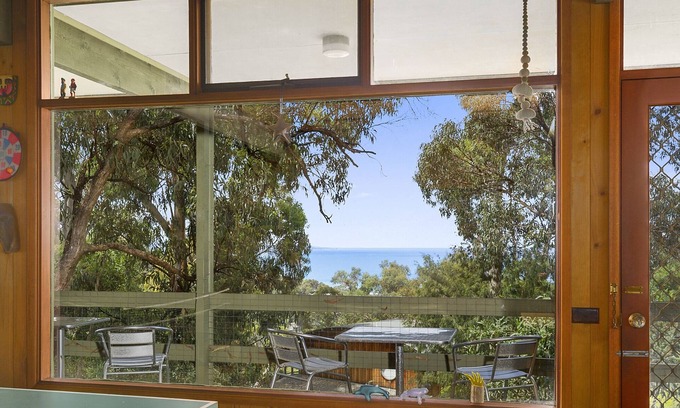Lorne Casa | Elevated Views To Aireys Inlet