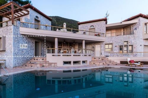 Melissopetra Apartamento | Elia Junior Suite In Epidavros with Shared Pool