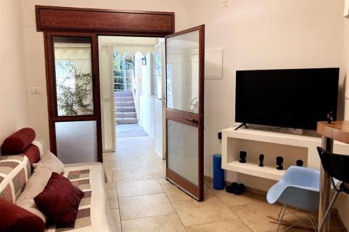 Rosh HaNikra Casa | Elinor's Secret Suite