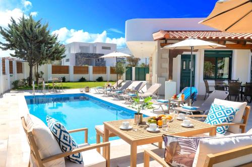 Paralia Kourna Casa | Eliomar Villa Am Strand