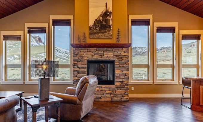Cody Apartamento | Elk Meadow Retreat- an escape to luxury and comfort!