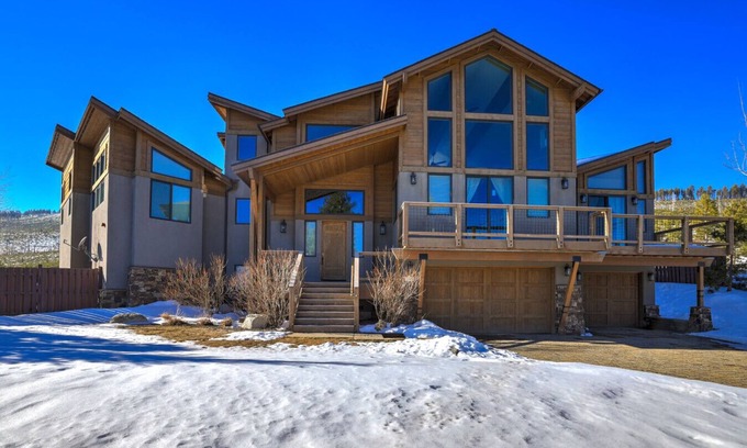Mountain View Estates Casa | Elk Point Paradise - AC + Hot Tub + Pool Table