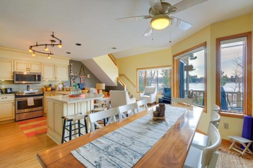 Elk Rapids Apartamento | Elk Rapids Condo with Balcony Overlooking Elk Lake!