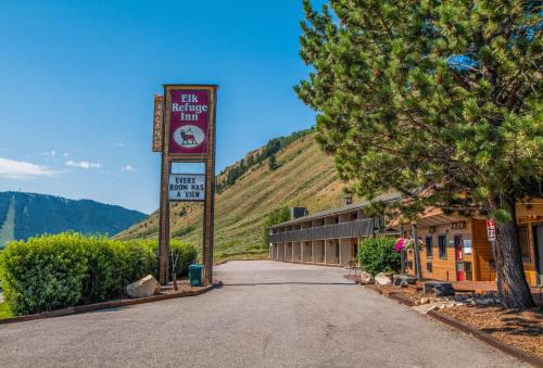 Jackson Hole Hotel | Elk Refuge Inn