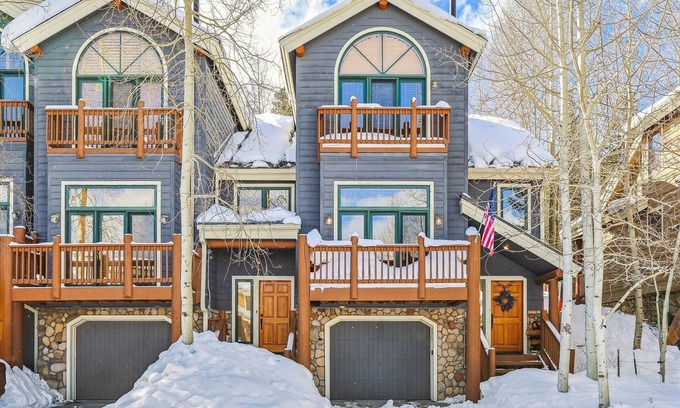 Four O'Clock Casa | Elk Ridge 432 4 Bedroom Townhouse by RedAwning