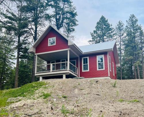 Lakeside Casa | Elk Ridge Village 401A Cozy Cabin with views of Flathead Lake and the mountains