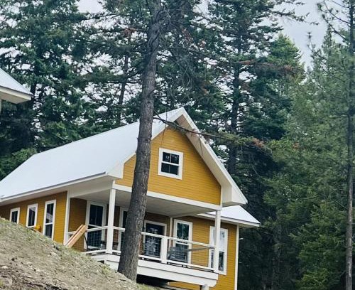 Lakeside Casa | Elk Ridge Village 401C Cozy Cabin with views of Flathead Lake and the mountains