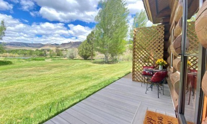 Wapiti Apartamento | Elk Valley Ranch Retreat- Private apartment on the banks of the Shoshone River