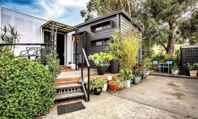 Apollo Bay Cabina | ELLA B - caravan park location