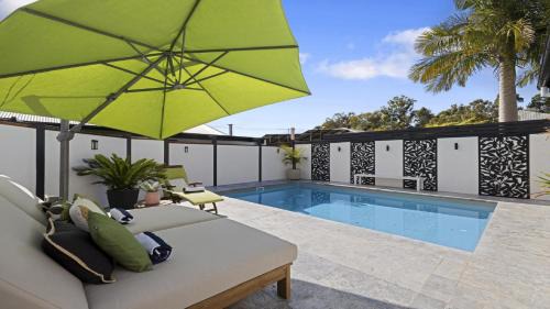 Coffs Harbour Casa | Ellie's Holiday Escape - Pool, Romantic, Fireplace