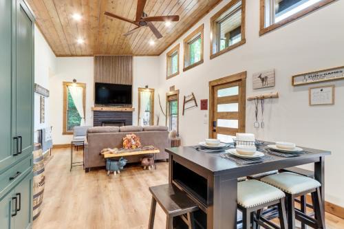 Ellijay Casa | Ellijay Resort Home with Hot Tub and Fire Pit!