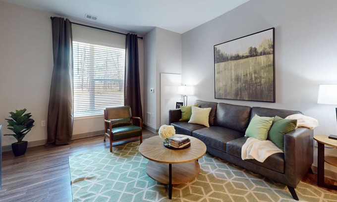 Coliseum Central Apartamento | Ellipse Urban Hampton: Luxury Living with Resort Pool and Pet Spa