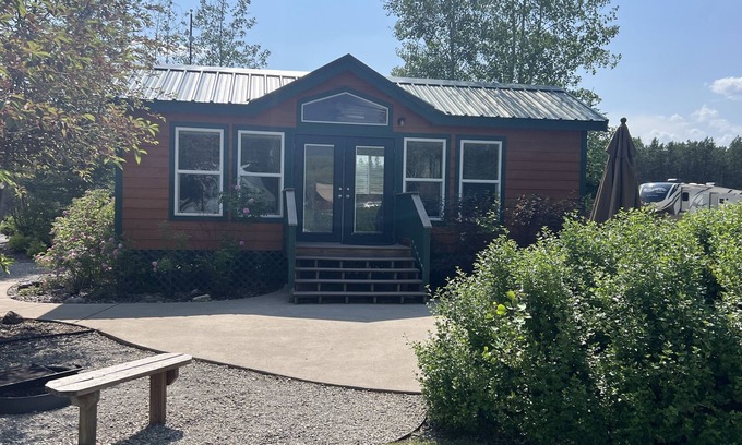 West Glacier Cabina | Elm Cabin at West Glacier