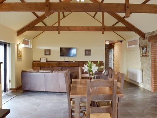 Llanybri Casa | Elm Cottage-W40630