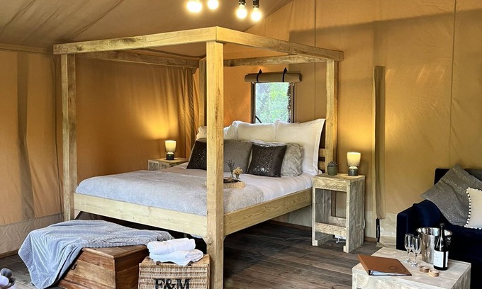 Cutnall Green Apartamento | Elmbridge Farm Teal Safari Tent
