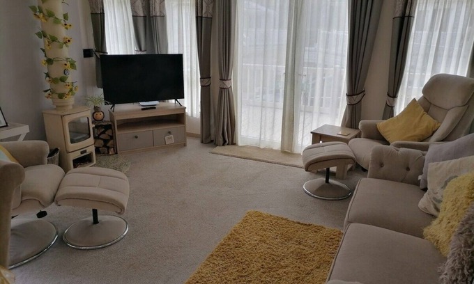 St Leonards-On-Sea Apartamento | Elmvale - 2 bedrooms with decking sleeps 4