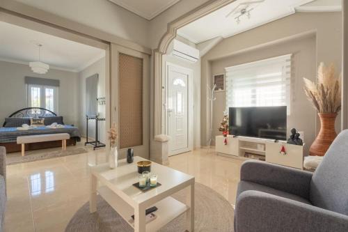 Artemida Casa | Elvira's houses