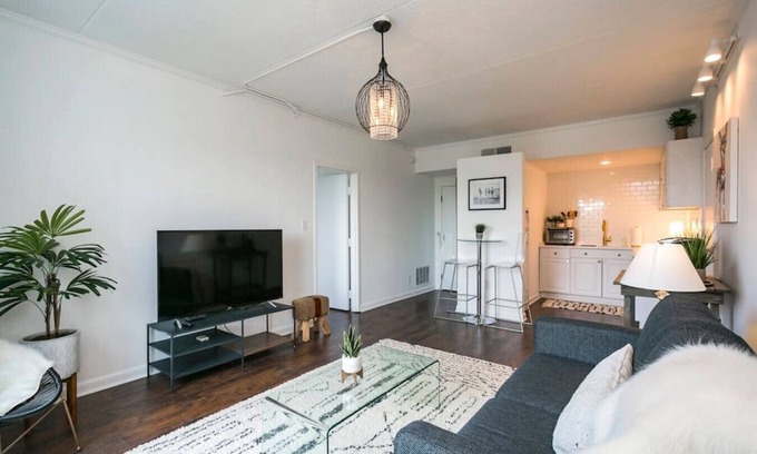 Nashville Condominio | Elvis' Hotel (But Modernized!)★3 Beds Pool Parking