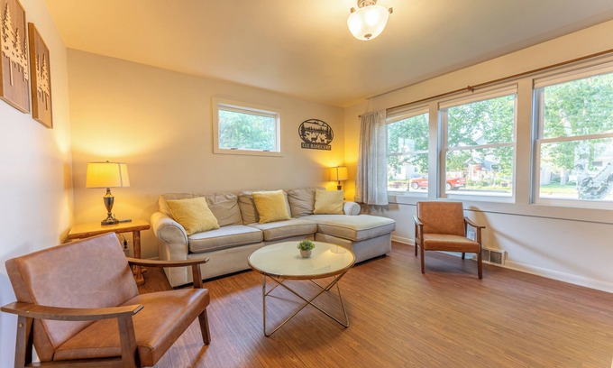 Ely Casa | Ely Basecamp- Perfect for Families and Groups