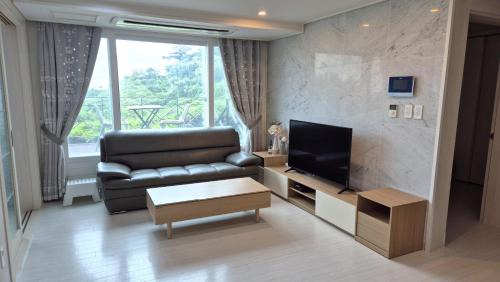 Aewol Villa | Elysia Aewol