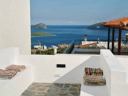 Porto Rafti Casa | Elysian Sunrise Retreat with pool