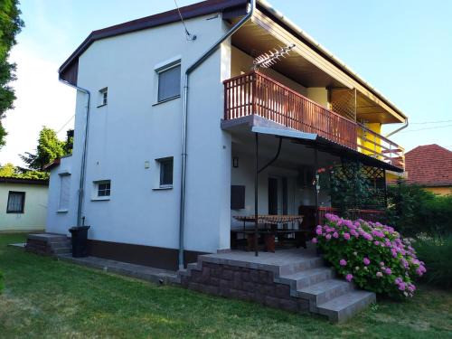 Balatonszemes Apartamento | Emília apartman