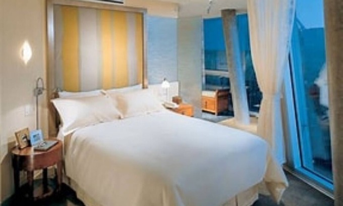 Downtown Vancouver Hotel | Embarc Vancouver - Downtown - Minutes to BC Place Stadium and Rogers Arena
