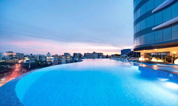 Ensanche Naco Hotel | Embassy Suites by Hilton Santo Domingo