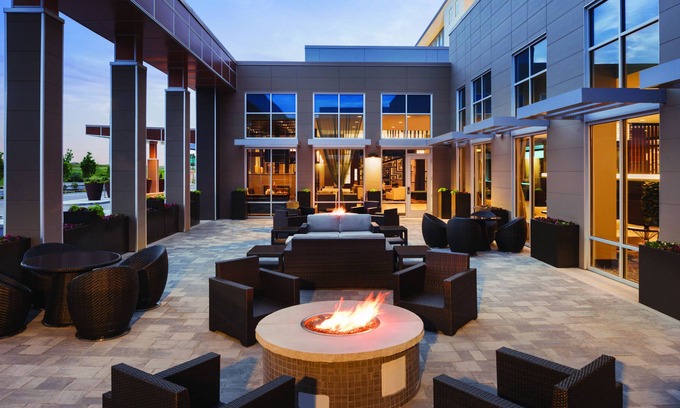 Noblesville Hotel | Embassy Suites by Hilton Noblesville Indianapolis Convention Center
