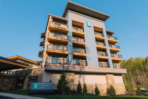 Gatlinburg Hotel | Embassy Suites By Hilton Gatlinburg Resort