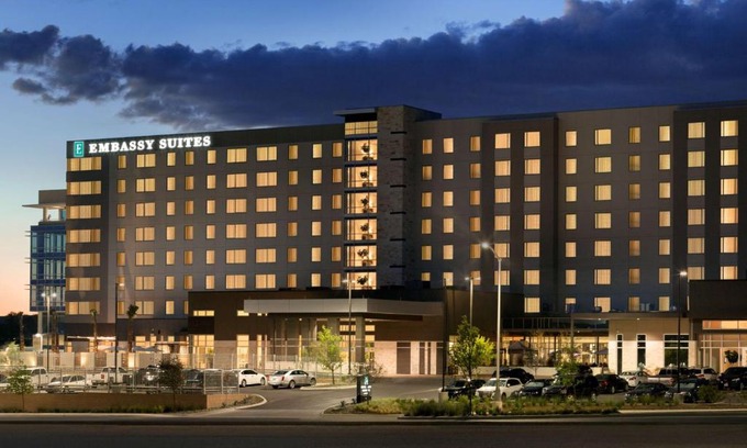 Wetmore Hotel | Embassy Suites By Hilton San Antonio Landmark