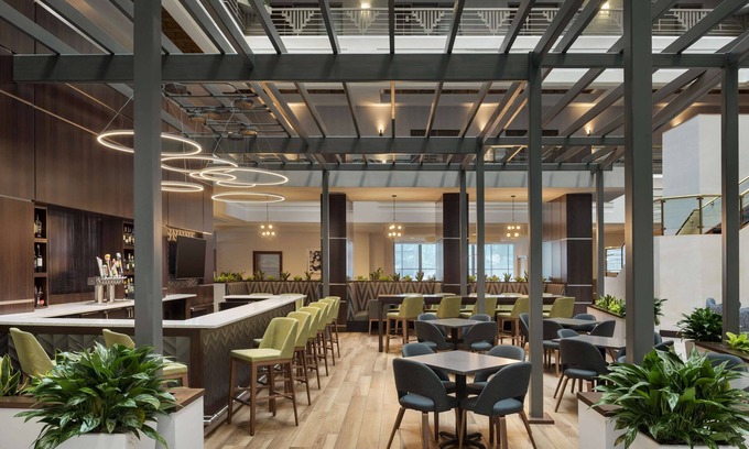 Mile Square Hotel | Embassy Suites by Hilton Indianapolis Downtown