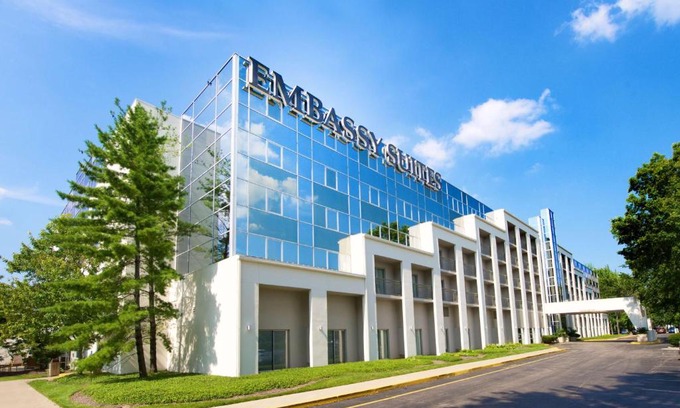Blue Ash Hotel | Embassy Suites by Hilton Cincinnati Northeast - Blue Ash