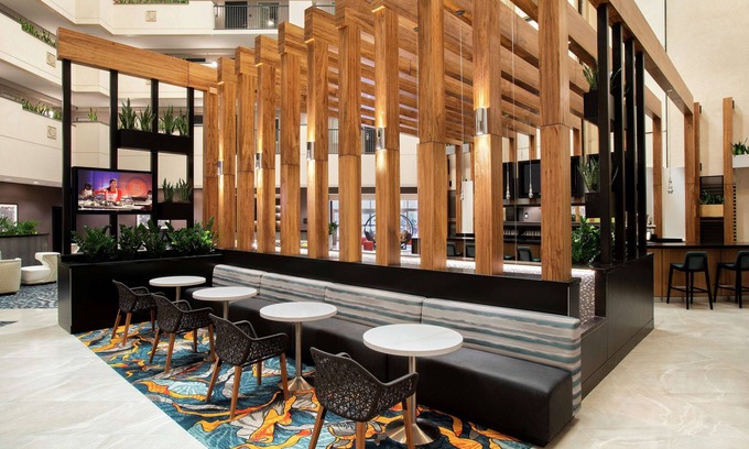 Airport North Hotel | Embassy Suites by Hilton Orlando Airport
