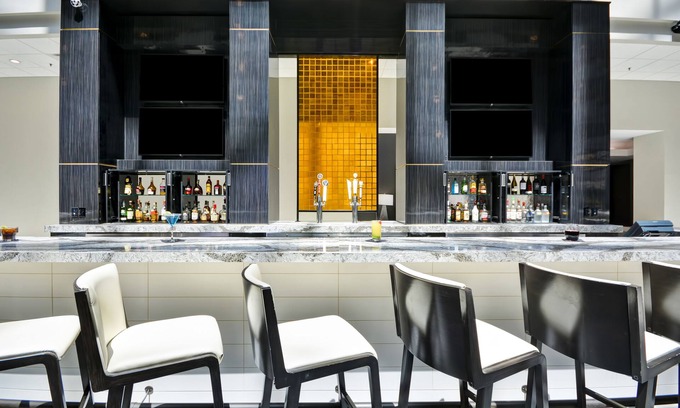 Charlotte Hotel | Embassy Suites Hotel Charlotte